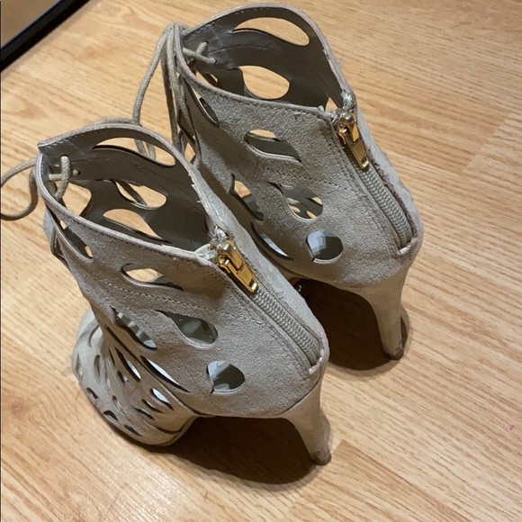 Beige Cutout Heel - Picture 3 of 3